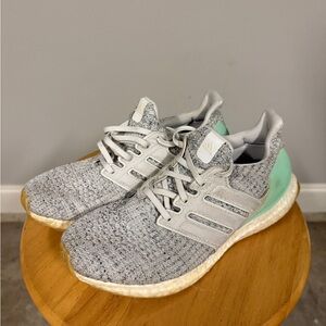 Adidas boost Women’s Size 8 Gray and Mint Running Shoes